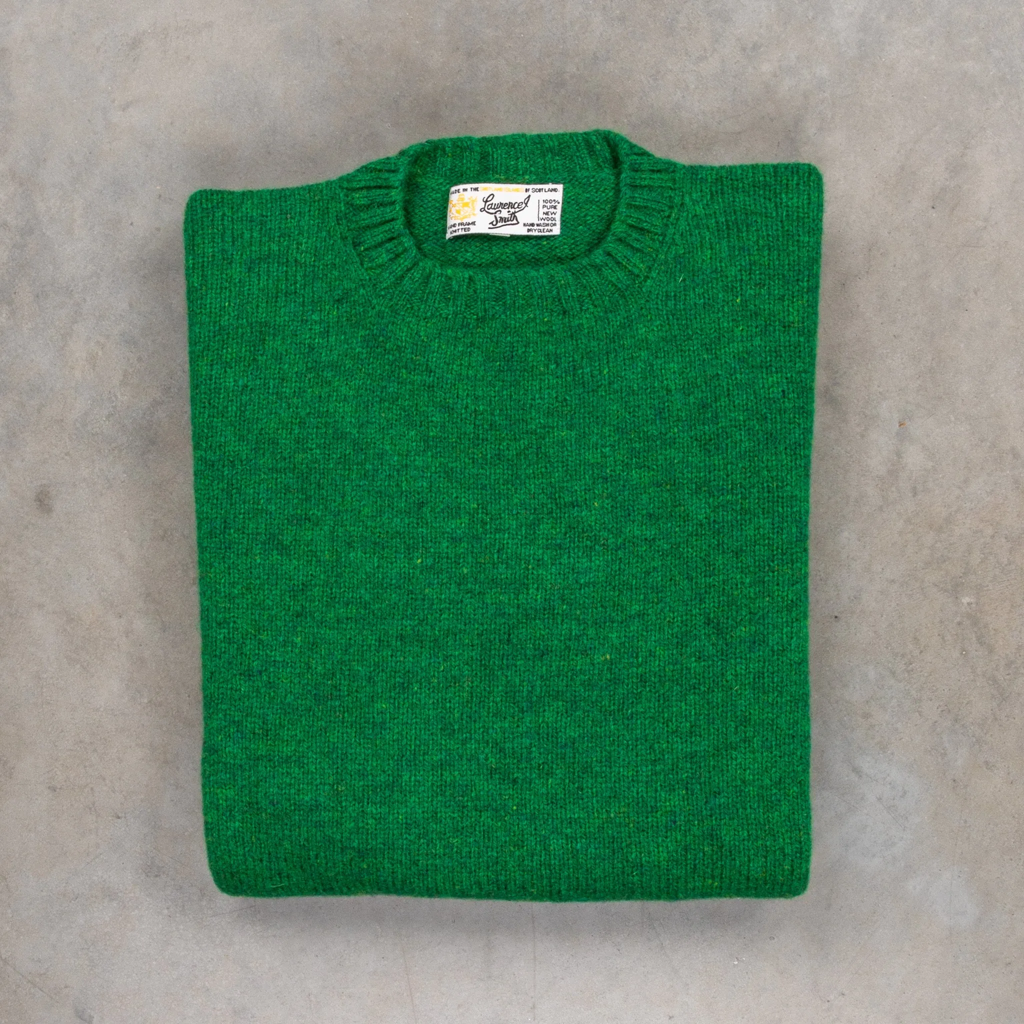 Laurence J. Smith  Super soft Seamless Crew Neck Pullover Clover