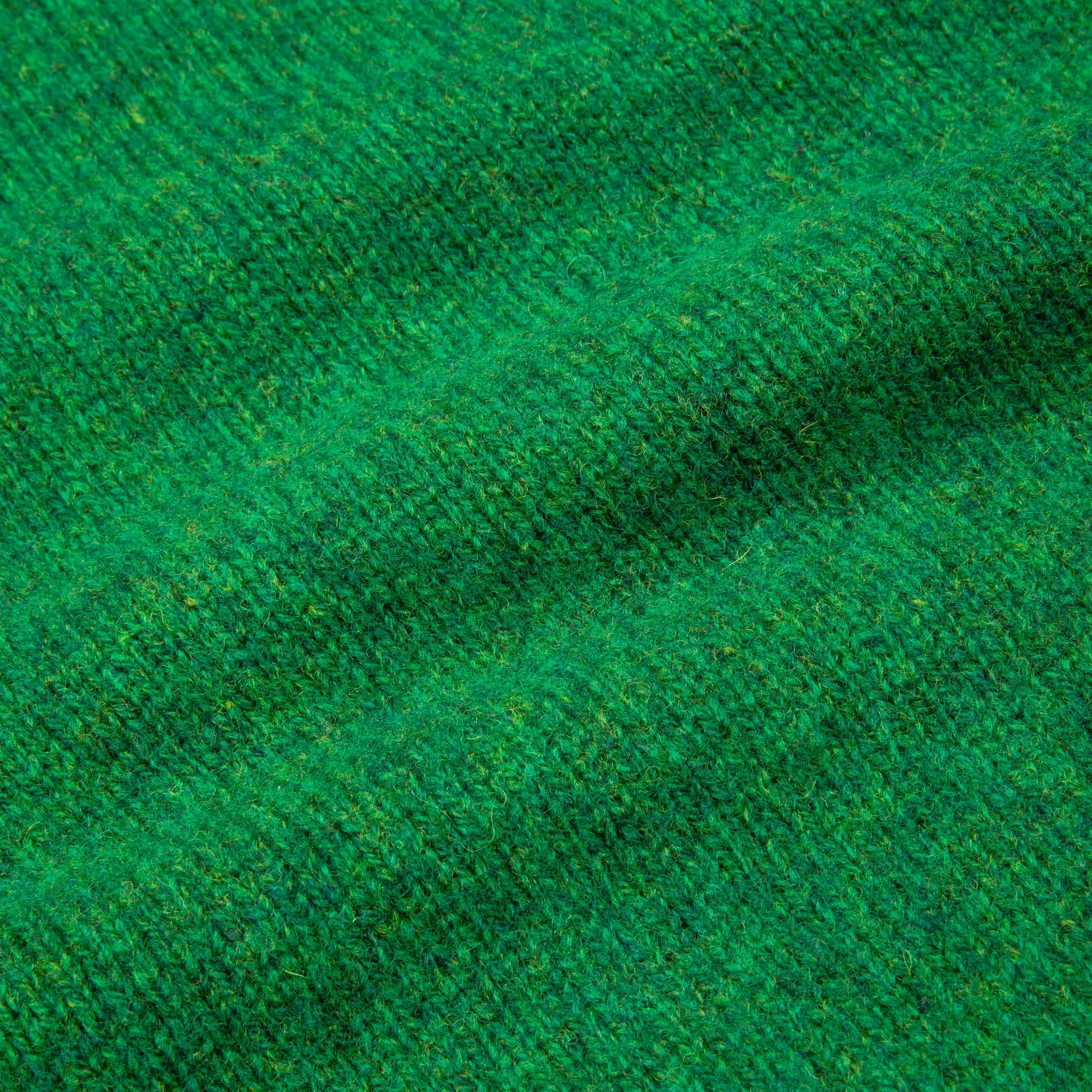 Laurence J. Smith  Super soft Seamless Crew Neck Pullover Clover