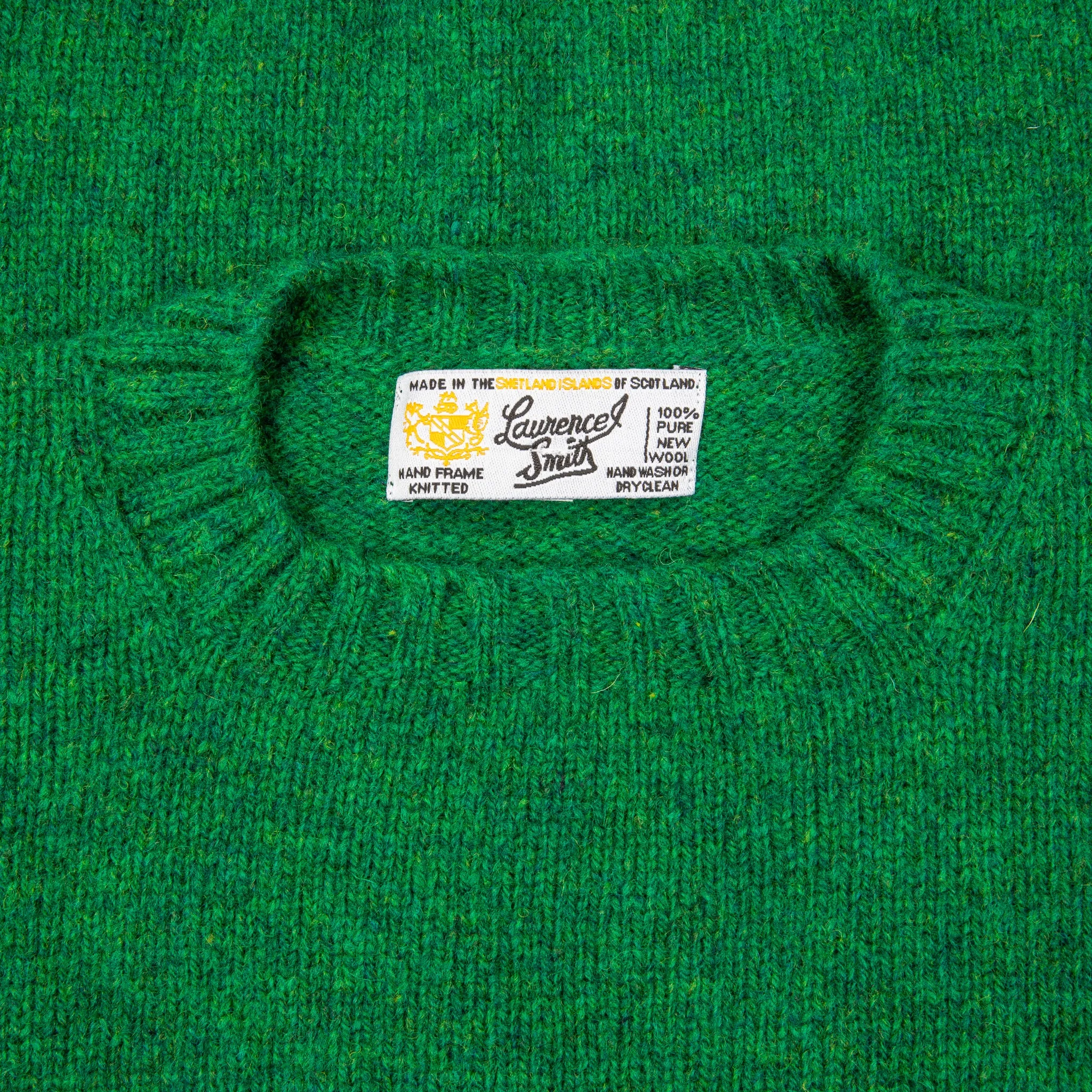 Laurence J. Smith  Super soft Seamless Crew Neck Pullover Clover
