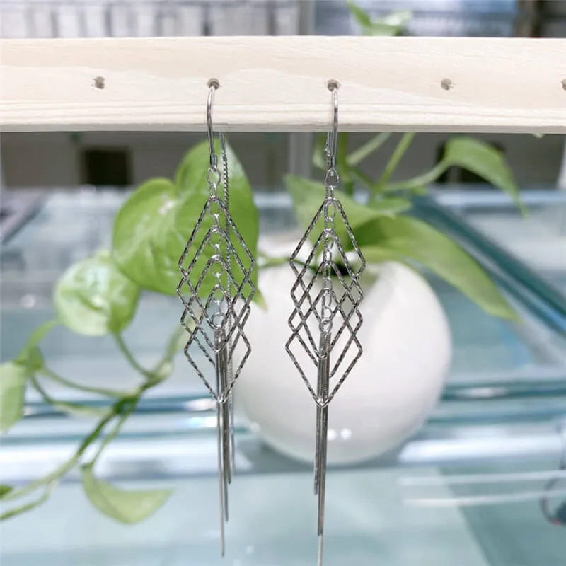 Rhombus Ear Thread