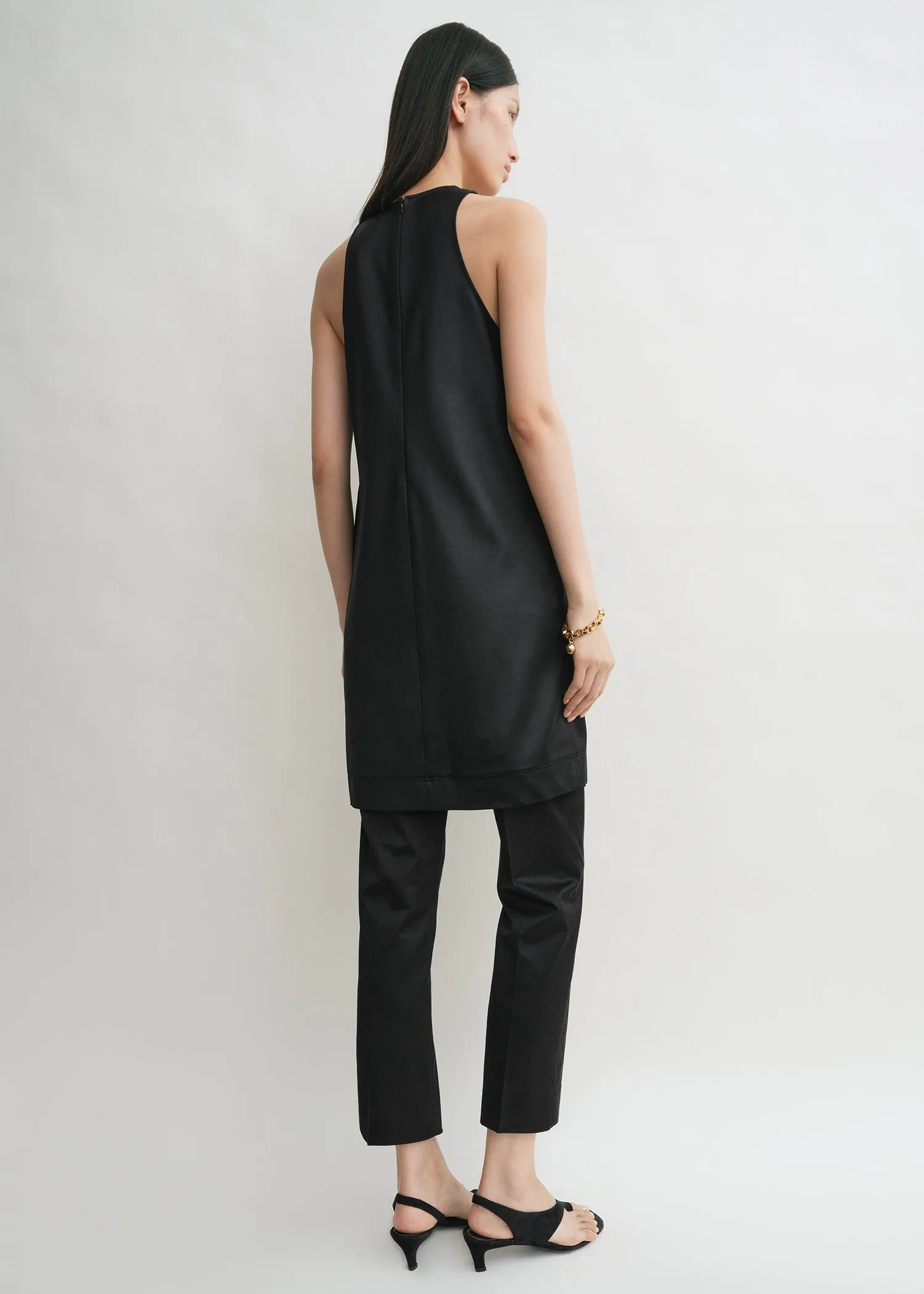 Scoop-neck dress black