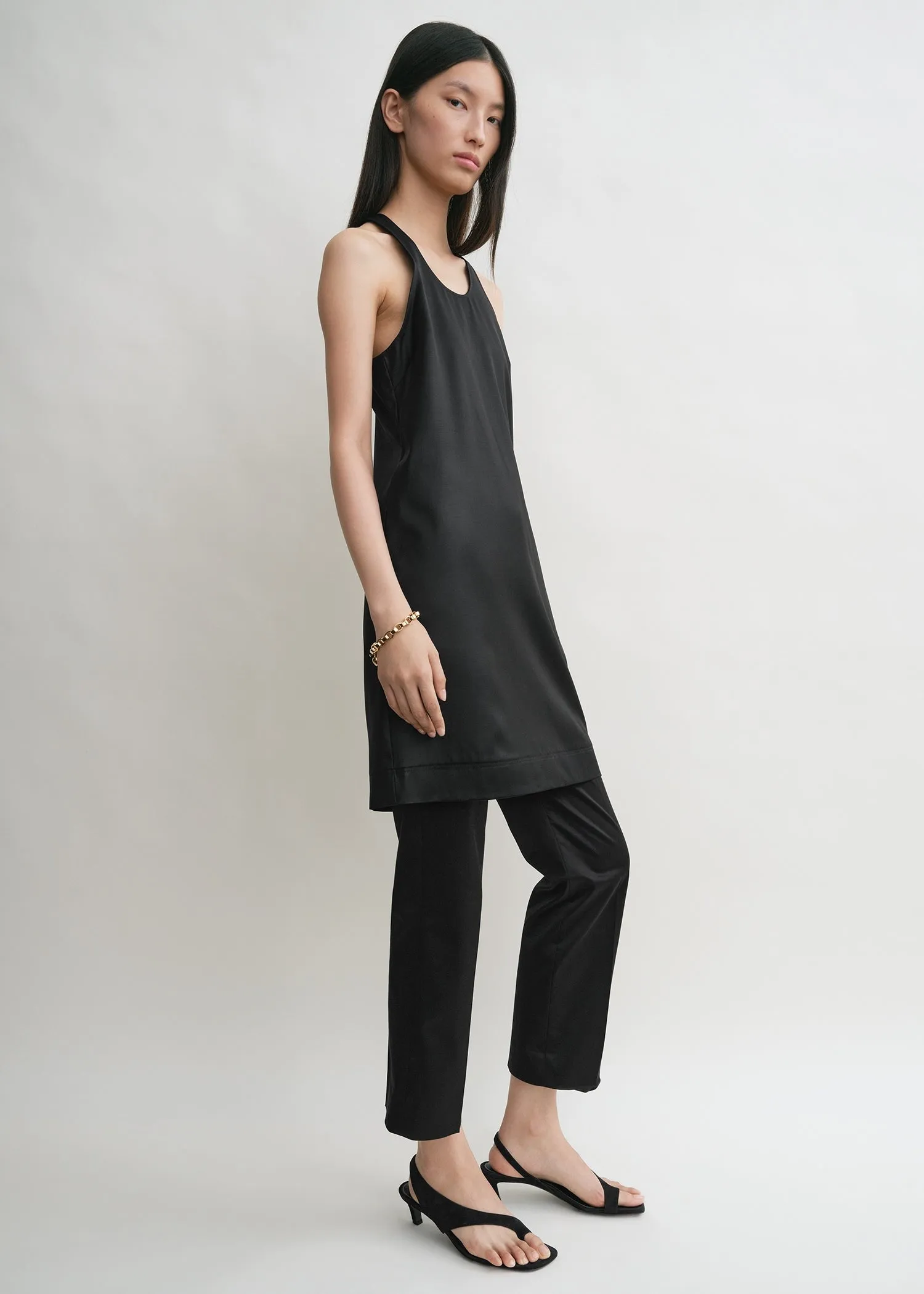 Scoop-neck dress black