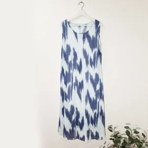 Shaded pattern summer dress with comfortable under garment