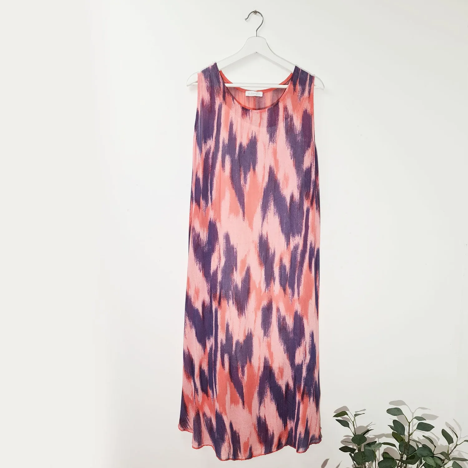 Shaded pattern summer dress with comfortable under garment