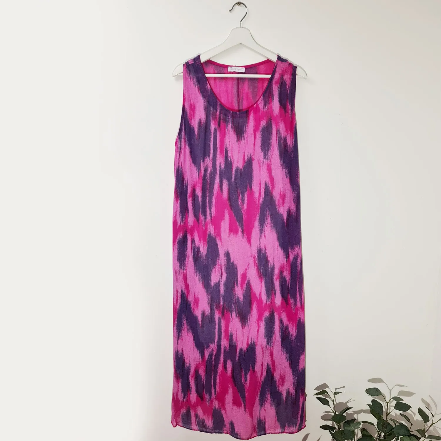 Shaded pattern summer dress with comfortable under garment